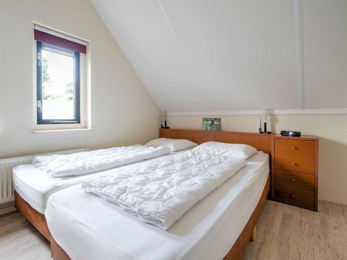 Serene Holiday Home In Gaasterl N Sleat Sondel Eksteriør bilde