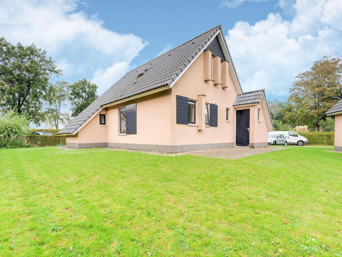 Serene Holiday Home In Gaasterl N Sleat Sondel Eksteriør bilde