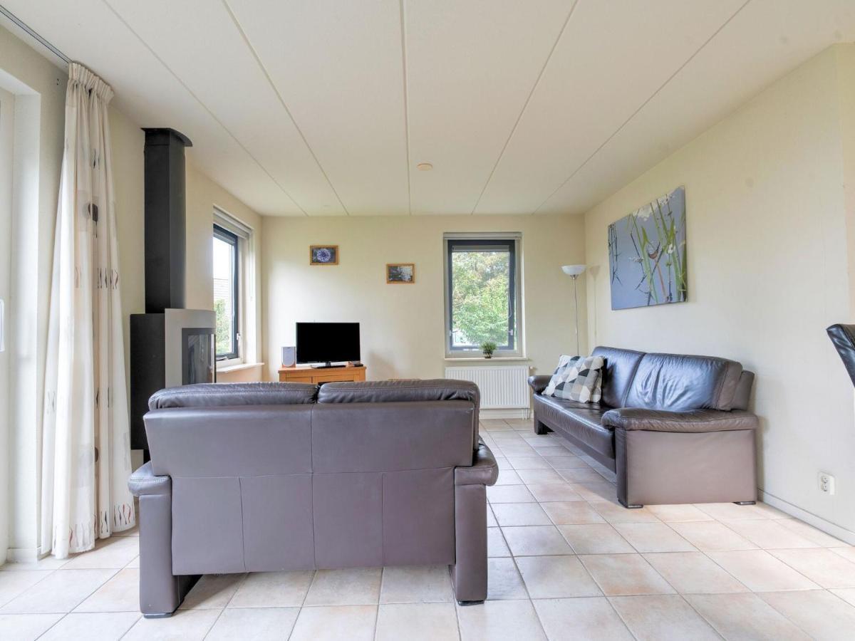 Serene Holiday Home In Gaasterl N Sleat Sondel Eksteriør bilde