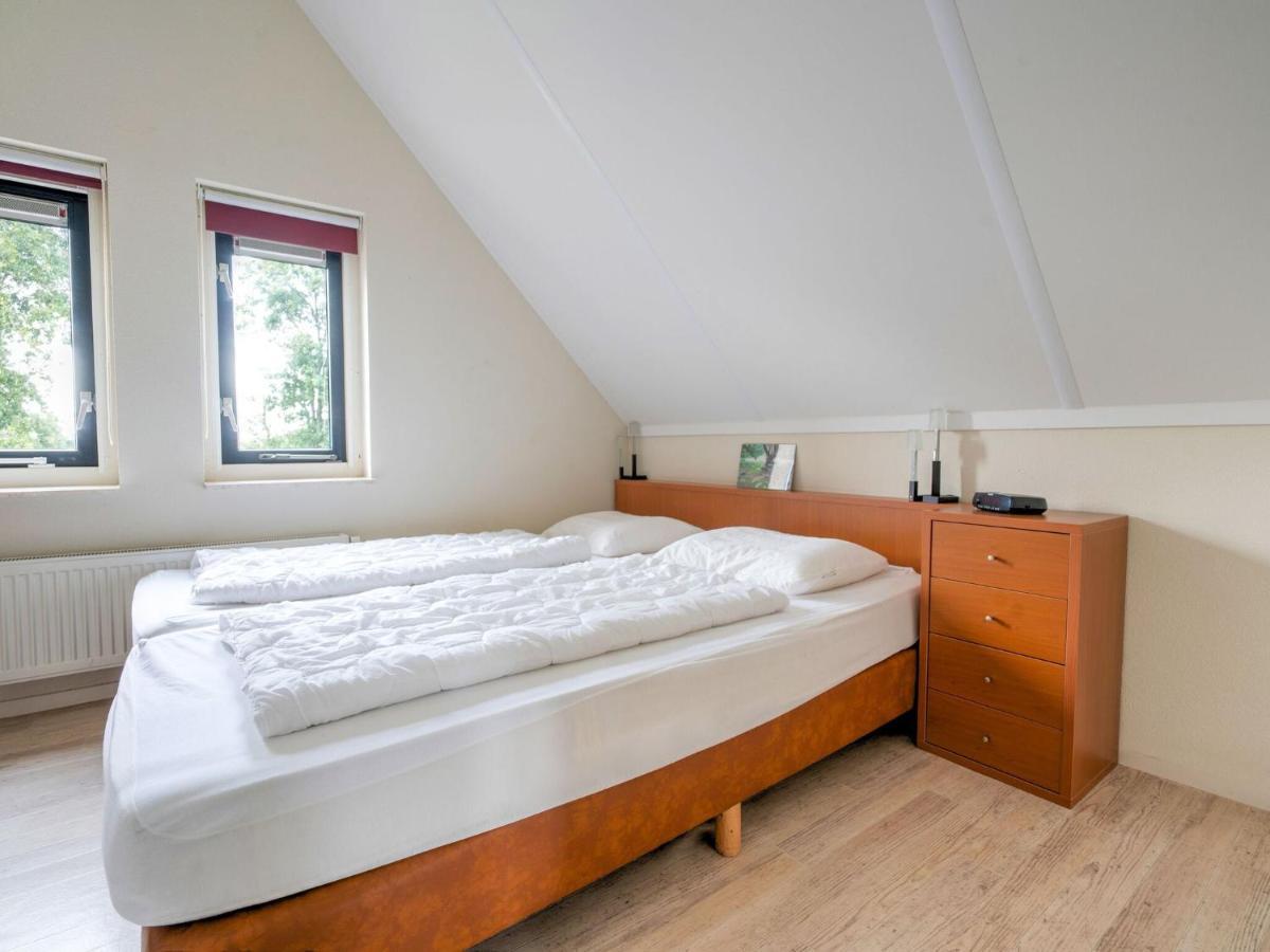 Serene Holiday Home In Gaasterl N Sleat Sondel Eksteriør bilde